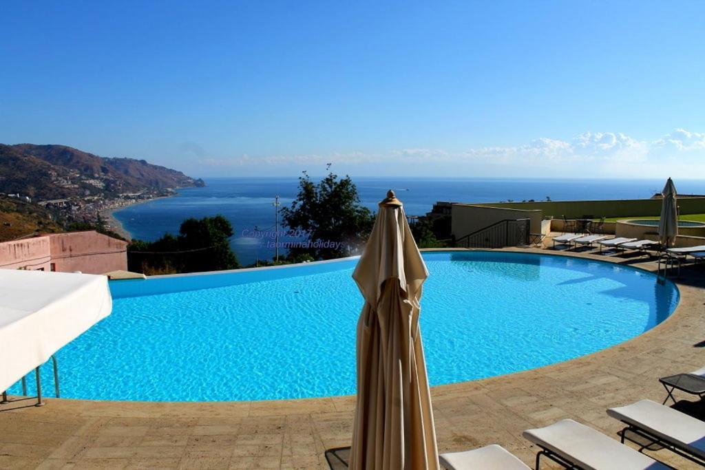 Ninfa Apartment - Taormina Holidays Bagian luar foto