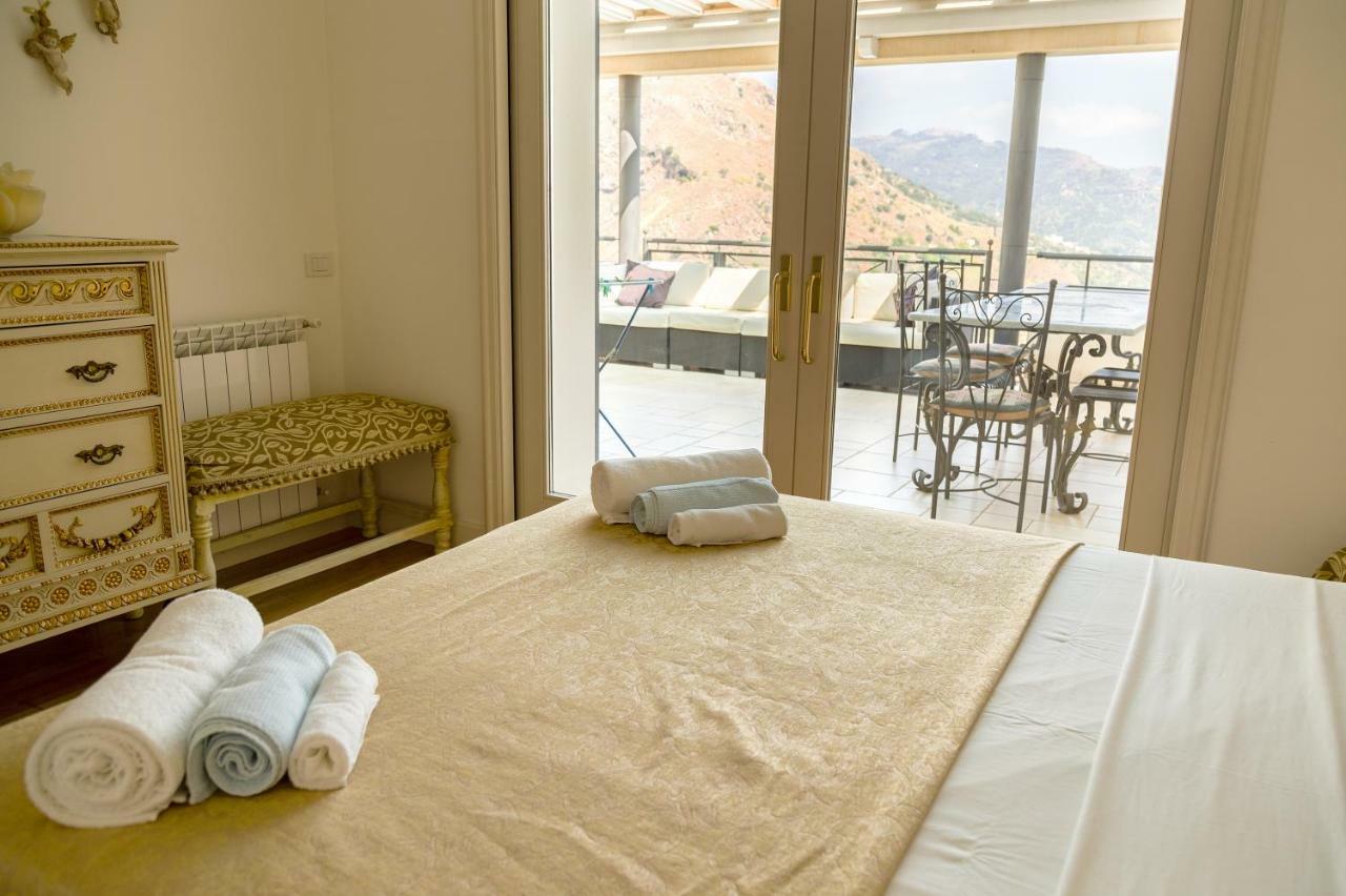 Ninfa Apartment - Taormina Holidays Bagian luar foto